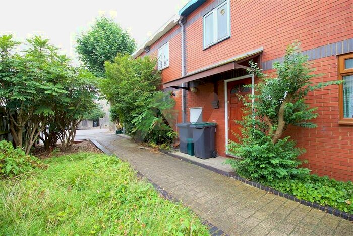 3 Bedroom Terraced House To Rent In Nelson Mandela Close, London, N10