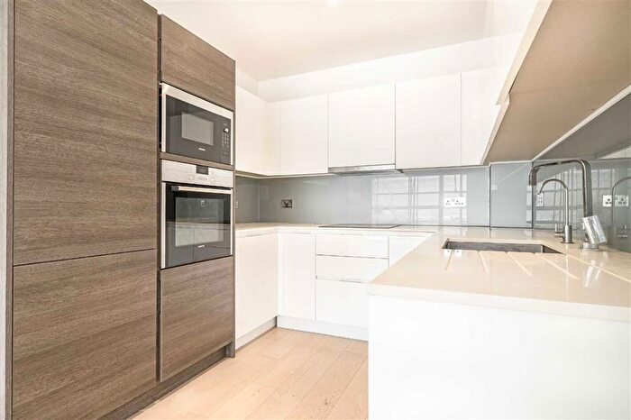 2 Bedroom Flat To Rent In River Gardens Walk, Greenwich, SE10