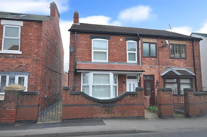 3 Bedroom Semi Detached House For Sale In Union Road, Thorne, Doncaster, DN8