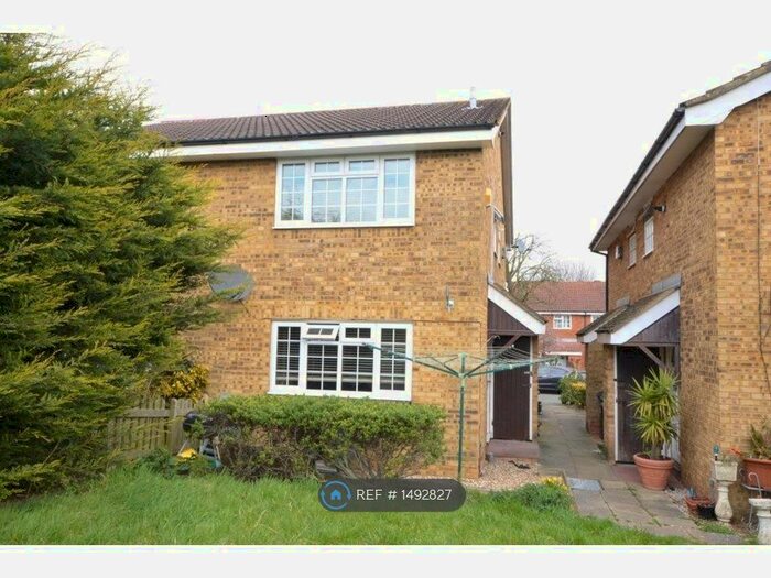1 Bedroom Terraced House To Rent In Foxglove Lane, Chessington, KT9