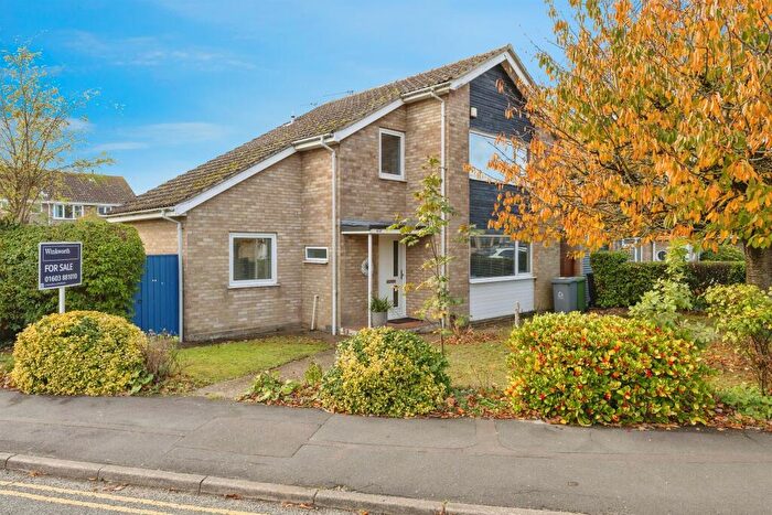 3 Bedroom Detached House For Sale In Cottinghams Drive, Norwich, NR6