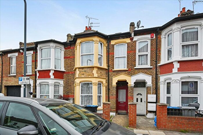 4 Bedroom Terraced House For Sale In Villiers Road, Willesden Green, NW2