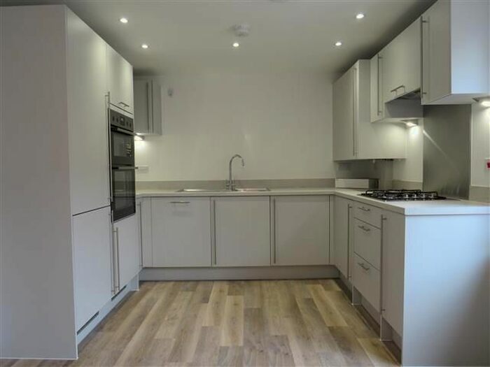 2 Bedroom Flat To Rent In Charlbury Road, Crawley, RH10