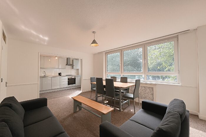 5 Bedroom Apartment To Rent In Battersea Bridge Road, London, SW11