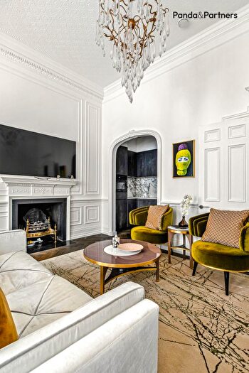 1 Bedroom Flat To Rent In Pont Street, Knightsbridge, London, SW1X