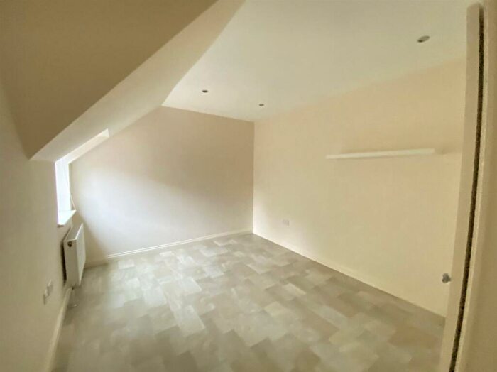 2 Bedroom Apartment To Rent In Lower Way, Thatcham, RG19