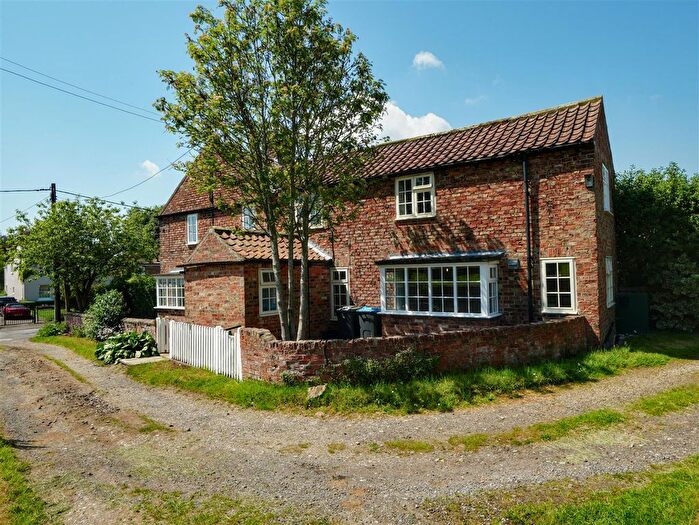 2 Bedroom Cottage To Rent In Low Street, Husthwaite, York, YO61