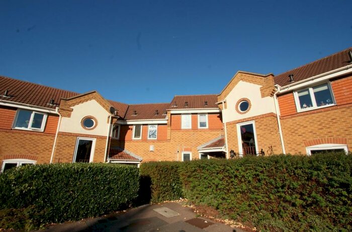 2 Bedroom Apartment To Rent In Caravel Close, Grays, RM16