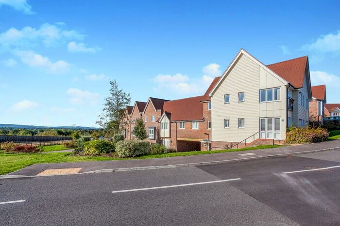 2 Bedroom Property To Rent In Hawkins Road, Haywards Heath, RH17