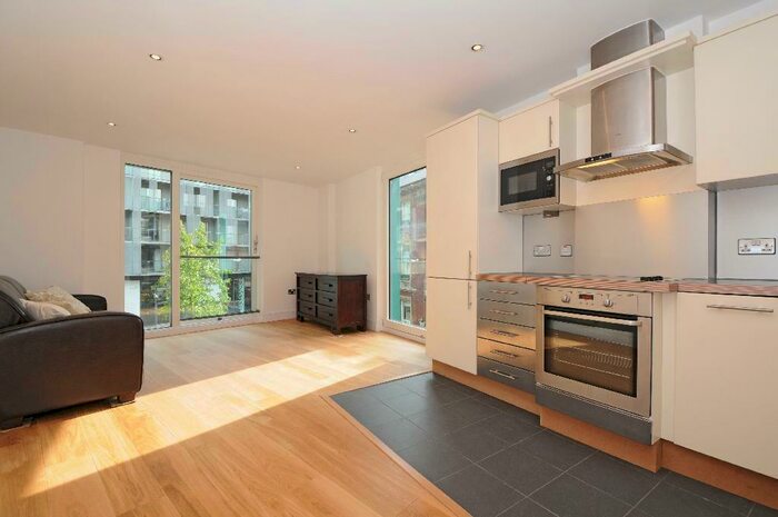 2 Bedroom Apartment To Rent In Brewery Square, London, EC1V