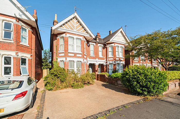 4 Bedroom Semi-Detached House For Sale In Thornbury Avenue, Shirley, Southampton, Hampshire, SO15
