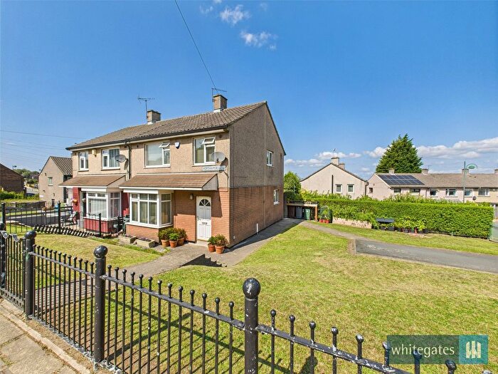 3 Bedroom Semi-Detached House For Sale In Horsham Road, Bradford, West Yorkshire, BD4