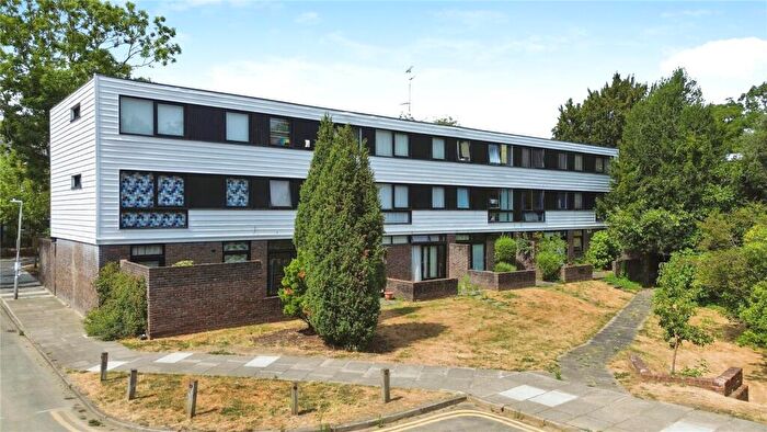 2 Bedroom Apartment For Sale In Hamilton Road, Reading, Berkshire, RG1