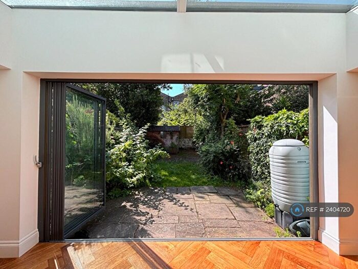 3 Bedroom Terraced House To Rent In St Leonard's Square, London, NW5