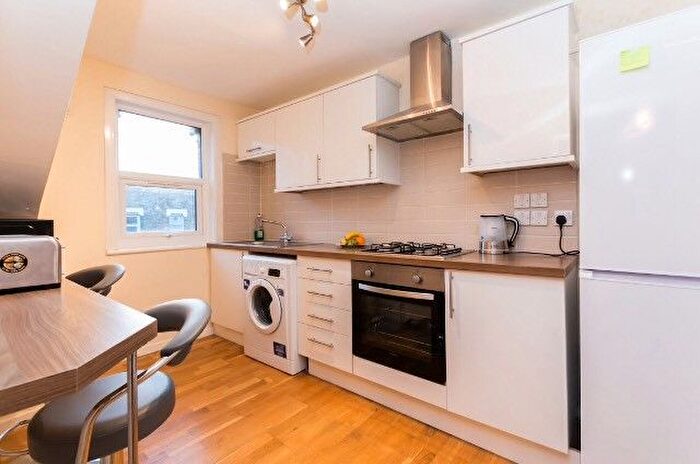 2 Bedroom Flat To Rent In Flat C, Brailsford Road, London, SW2