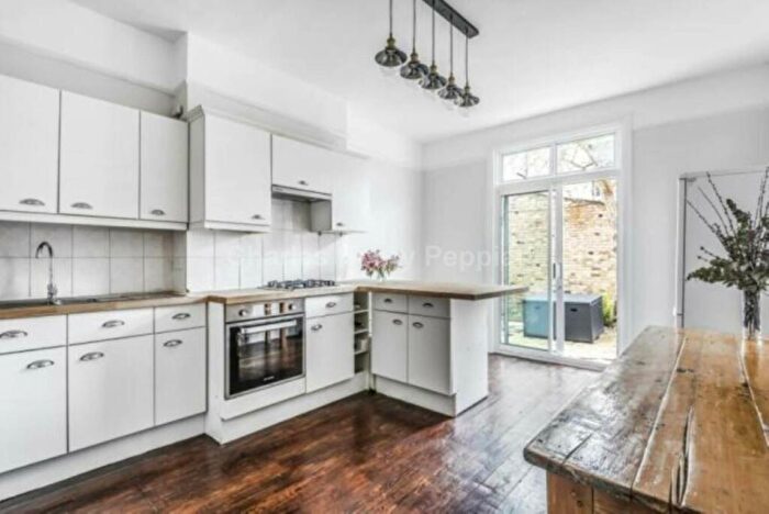 4 Bedroom House To Rent In Cavendish Road, Clapham South, SW12