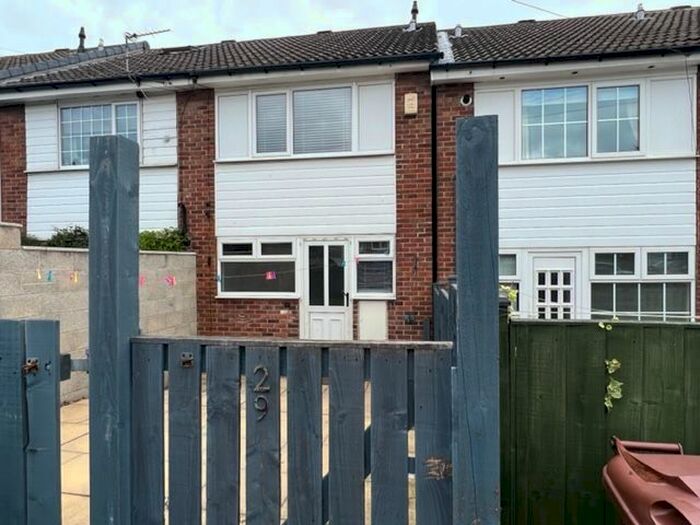 2 Bedroom Terraced House To Rent In Lawns Terrace, New Farnley, Leeds, LS12