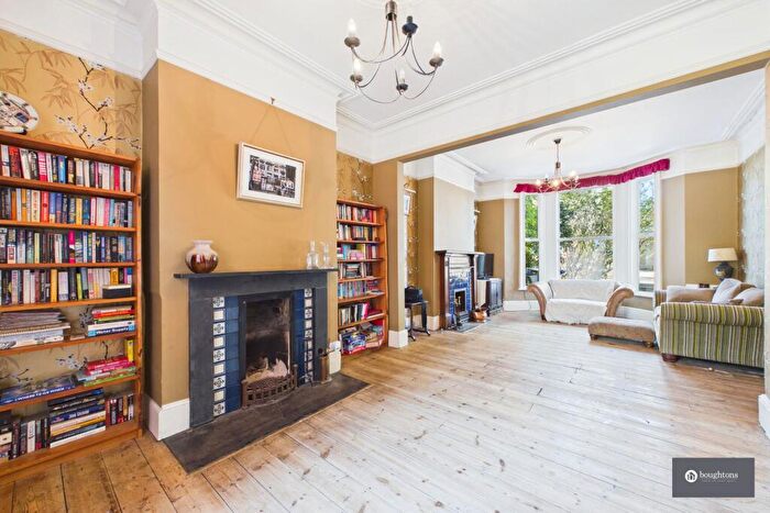 4 Bedroom Town House For Sale In Banbury Road, Brackley, NN13