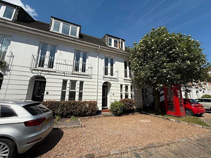 3 Bedroom Property To Rent In Robinscroft Mews, London, SE10