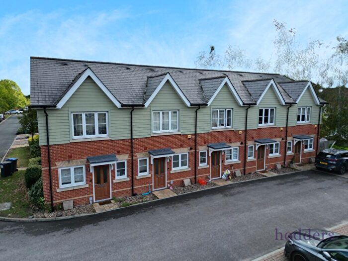 2 Bedroom House To Rent In Surrey, KT16