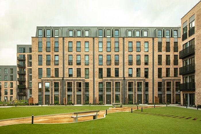 2 Bedroom Flat To Rent In Ascot Road, Watford, WD18