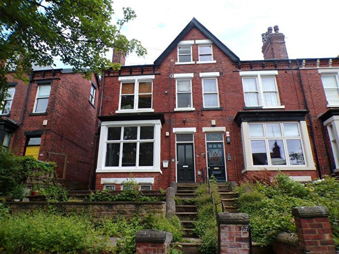 1 Bedroom Property To Rent In Oakwood Avenue, Leeds, LS8