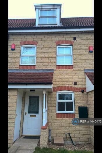 3 Bedroom Terraced House To Rent In Nunnington Way, Doncaster, DN3