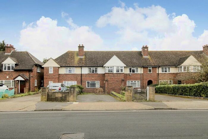 3 Bedroom Property To Rent In Robin Hood Lane, London, SW15