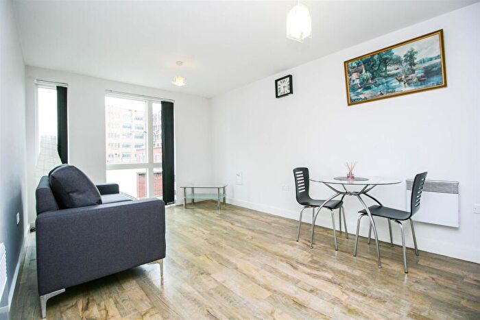1 Bedroom Apartment To Rent In I-Land, Essex Street, B5
