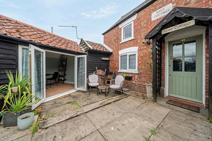 2 Bedroom Detached House For Sale In The Leys, Langford, SG18