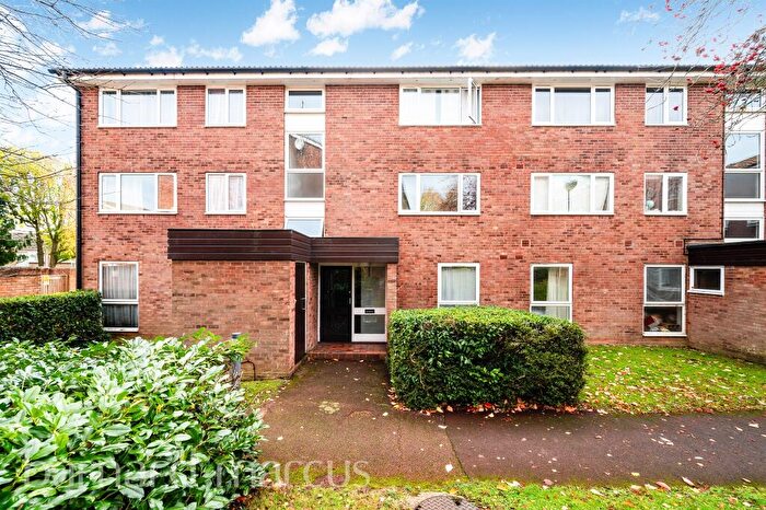 2 Bedroom Flat For Sale In Pixton Way, Croydon, CR0