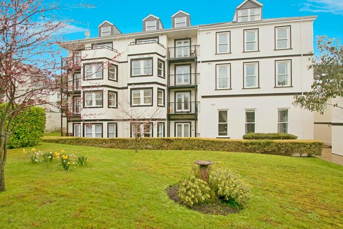 2 Bedroom Flat For Sale In Bar Road, Falmouth, TR11