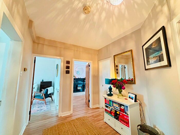 3 Bedroom Flat To Rent In Orchy Street, Cathcart, Glasgow, G44