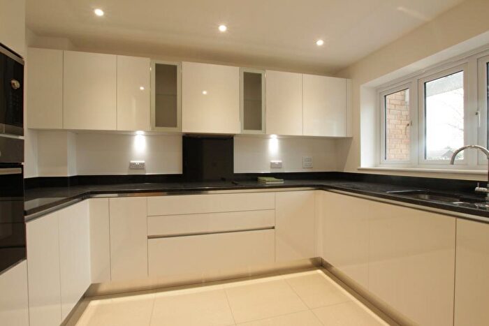 3 Bedroom Semi-Detached House To Rent In Jacobs Green, GU1