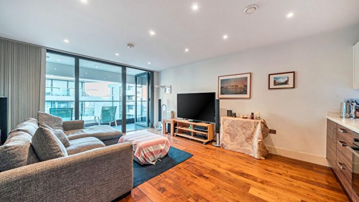 2 Bedroom Flat For Sale In Lambarde Square, Greenwich, SE10