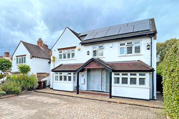 4 Bedroom Detached House For Sale In London Road, Ewell Village, KT17