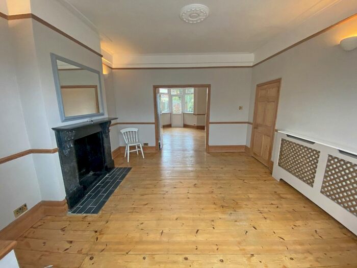 3 Bedroom Terraced House To Rent In Manor Road, London, TW9