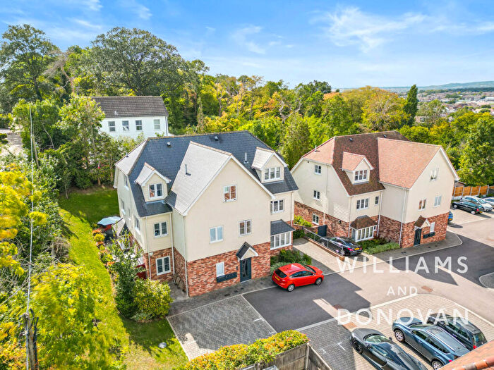 1 Bedroom Apartment For Sale In London Road, Benfleet, SS7