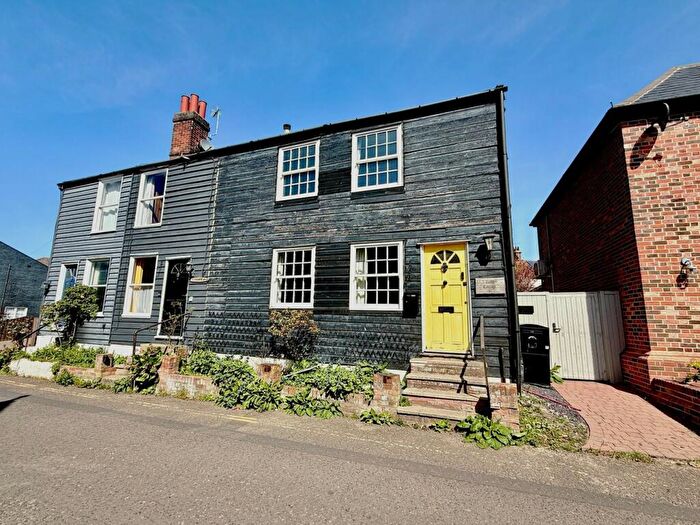 3 Bedroom End Of Terrace House For Sale In West Street, Wivenhoe, Colchester, CO7