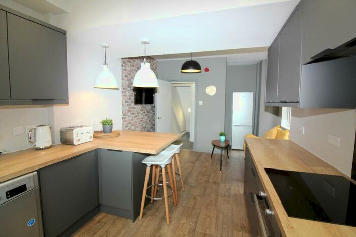 6 Bedroom Terraced House To Rent In Cliff Street, Preston, PR1