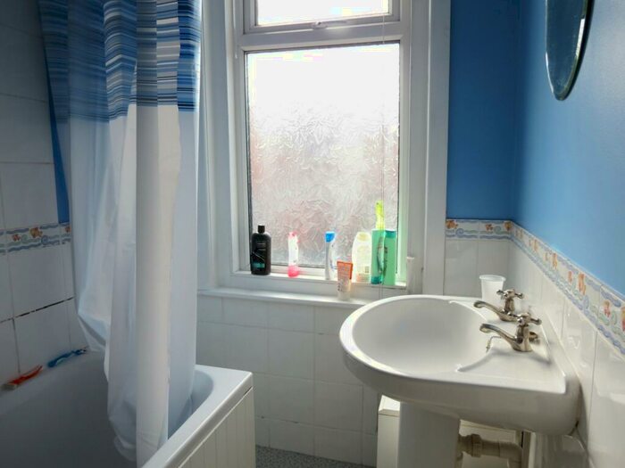 4 Bedroom House To Rent In Bedroom Detached House In Winton, BH9