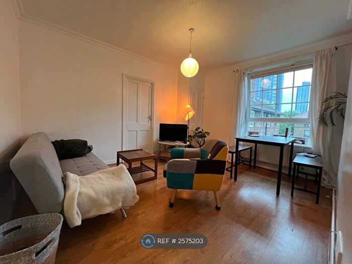 2 Bedroom Flat To Rent In Provost Estate, London, N1