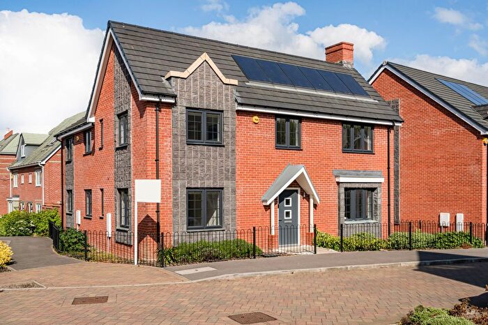 4 Bedroom Detached House For Sale In Doolittle Avenue, High Wycombe, HP11