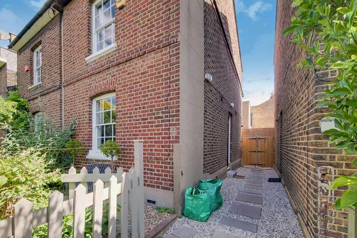 3 Bedroom Semi-Detached House To Rent In Archbishops Place, Brixton, London, SW2