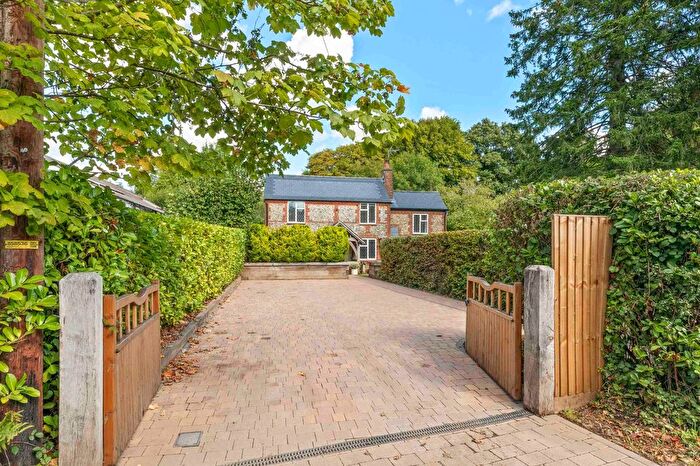 3 Bedroom Cottage For Sale In Beamond End, Amersham, HP7