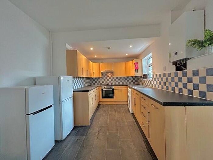 6 Bedroom House To Rent In Miskin Street, Cardiff(City), CF24