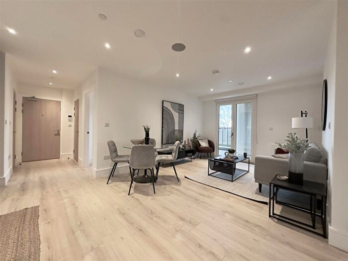 2 Bedroom Flat To Rent In Carshalton Road, Sutton, SM1