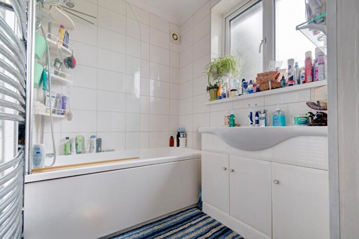 4 Bedroom Detached House For Sale In Olton Road, Shirley, Solihull, West Midlands, B90