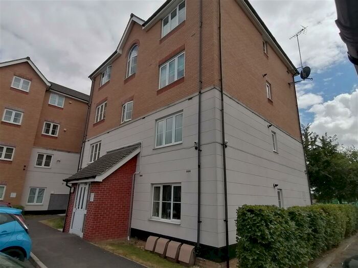 2 Bedroom Flat To Rent In Twickenham Close, Swindon, SN3