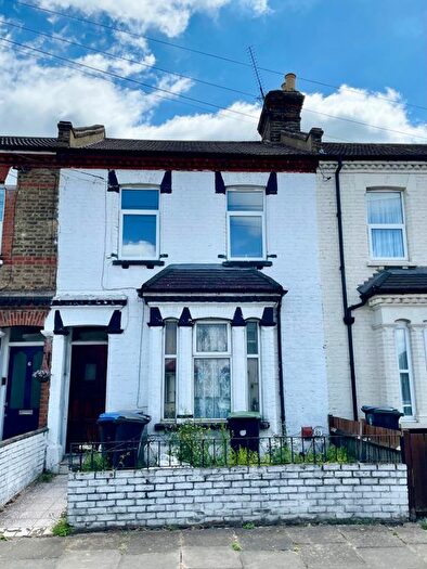 4 Bedroom Terraced House To Rent In Cornwall Road, Edmonton, N18